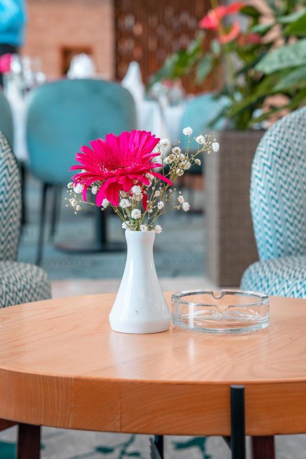 Garden City Hotel コニツ エクステリア 写真