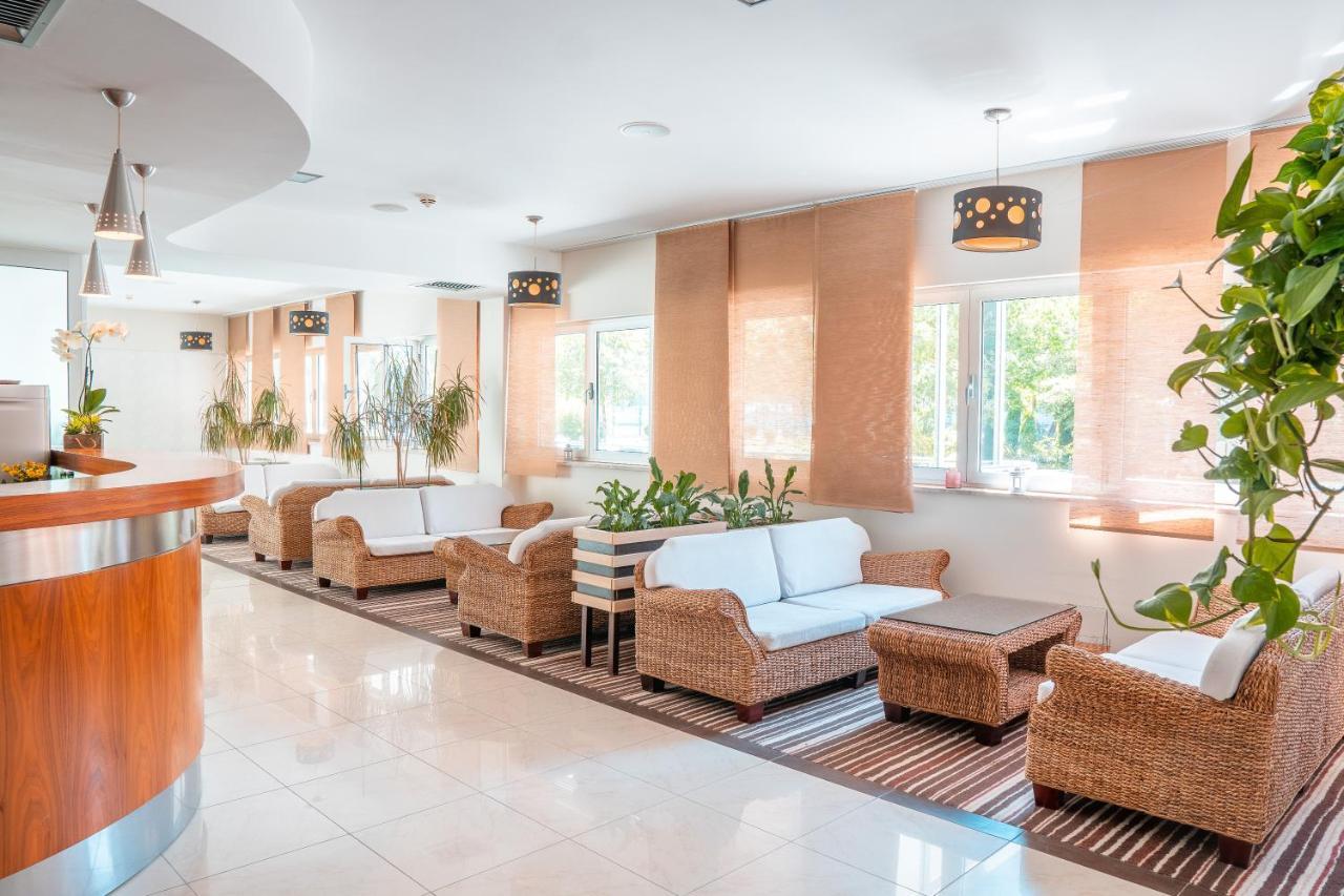 Garden City Hotel コニツ エクステリア 写真
